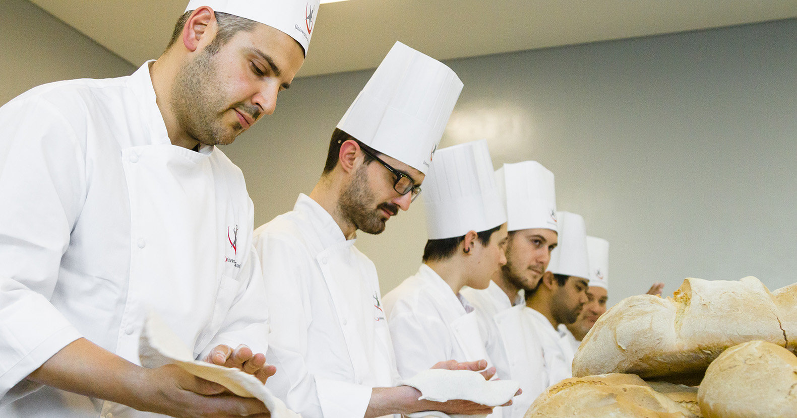 OPERATORE DELLE ARTI BIANCHE <br> PANIFICATORE-PIZZAIOLO